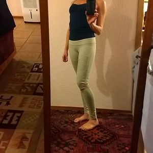 Alo yoga pants size extra small